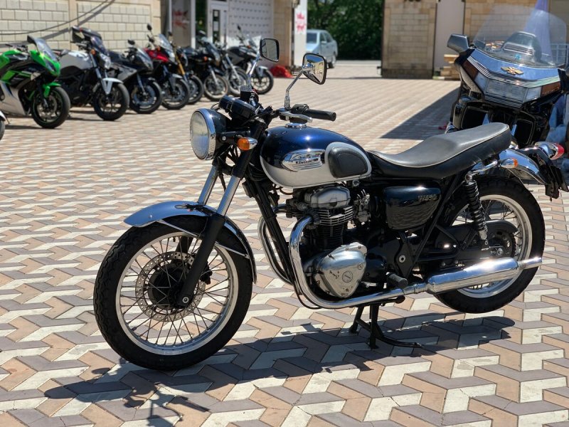Kawasaki w400