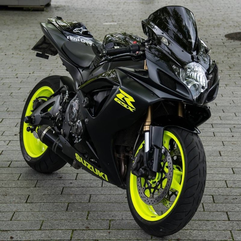 Suzuki r1 600