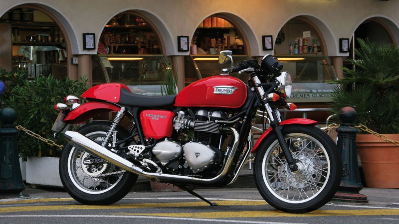 Триумф Thruxton 2008
