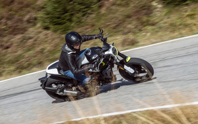CF Moto 700 CLX