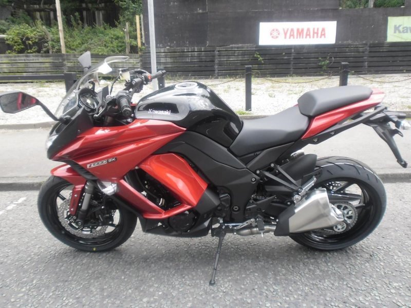 Kawasaki z1000 красный