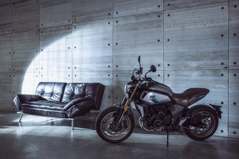 CF Moto 700 CLX