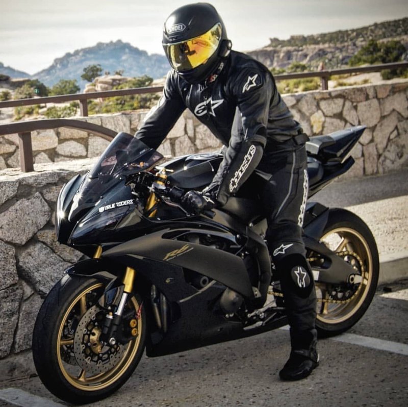 Yamaha YZF r6 байкер черный