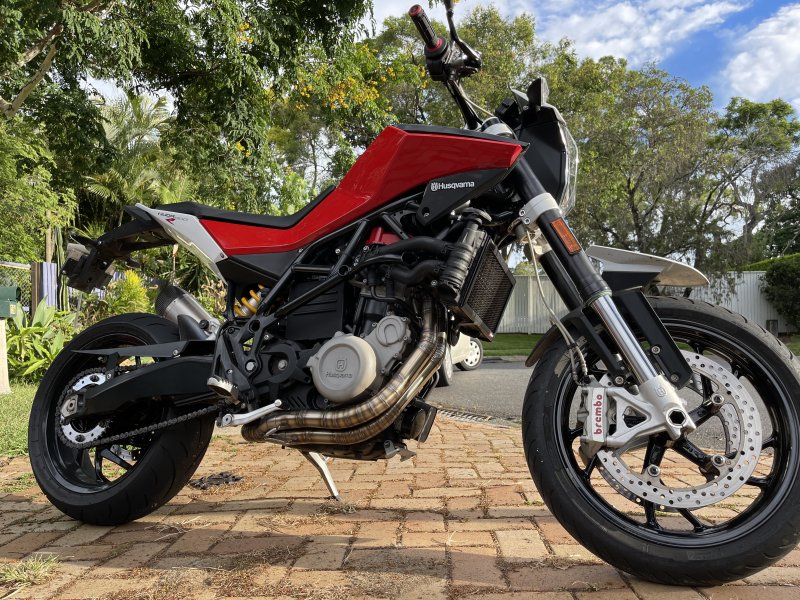 Nuda 900r