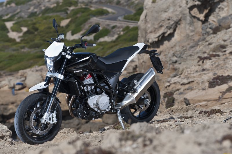 Мотоцикл Husqvarna 900