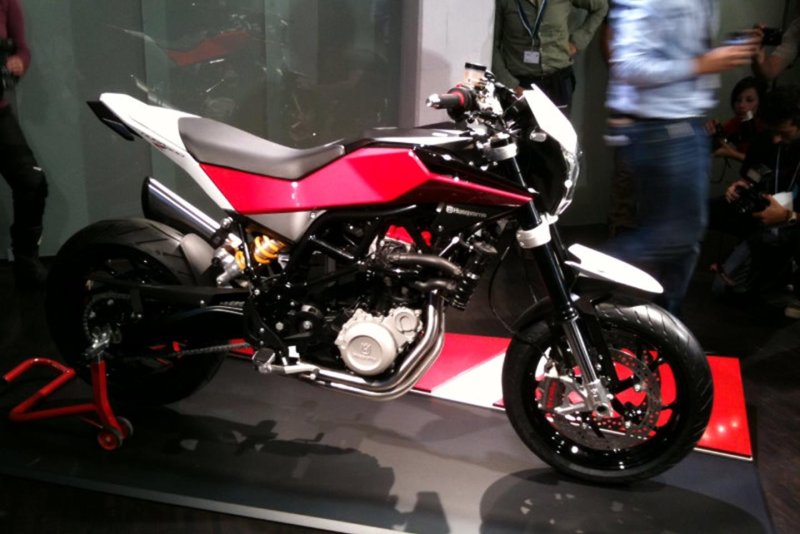 Мотоцикл Husqvarna 900r