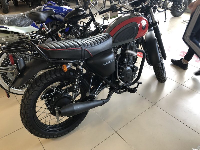 Мотоцикл Combat 400 Scrambler