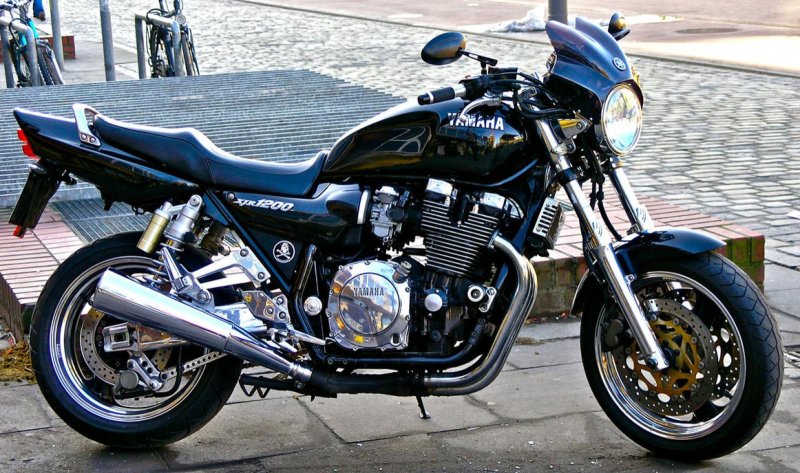 Yamaha XJR 1200