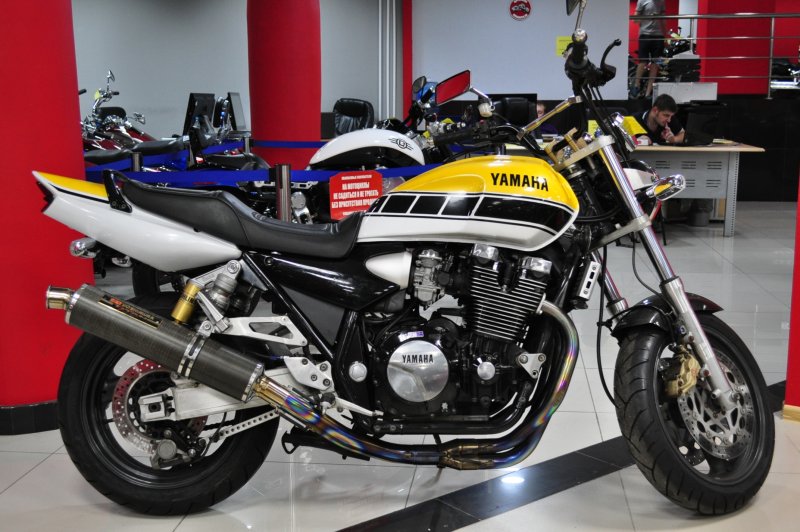 Мотоцикл Ямаха XJR 1200