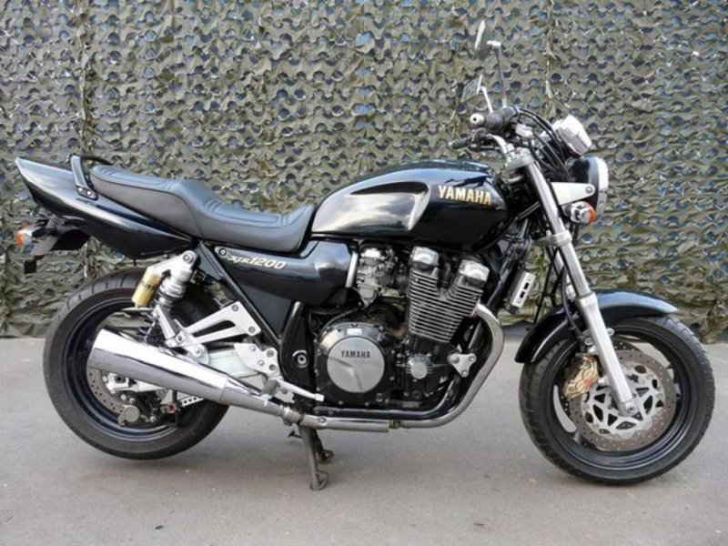 Мотоцикл Yamaha XJR 1200