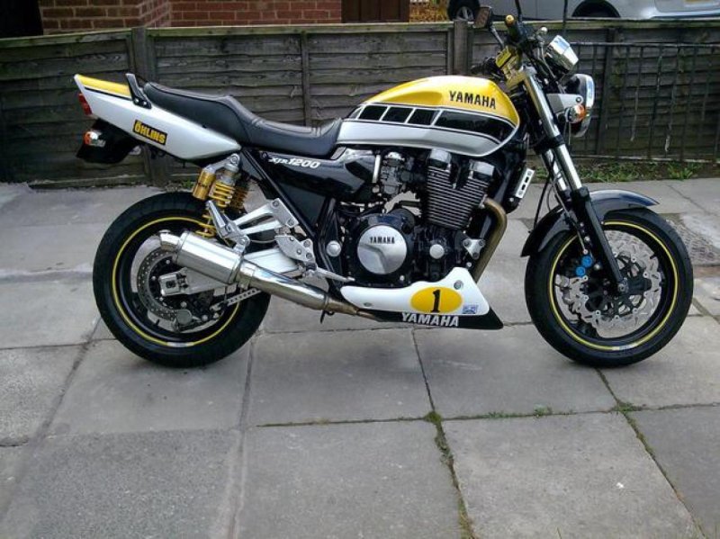 Yamaha XJR 1200