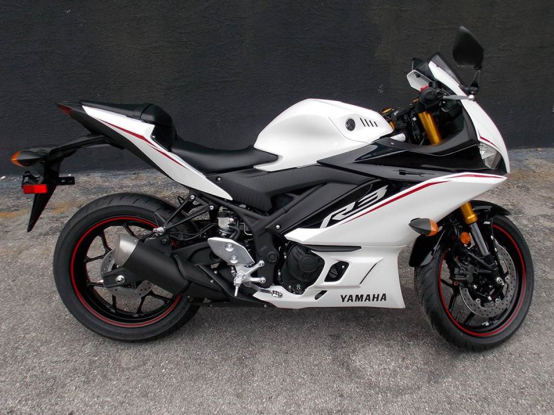 Yamaha r3 белый