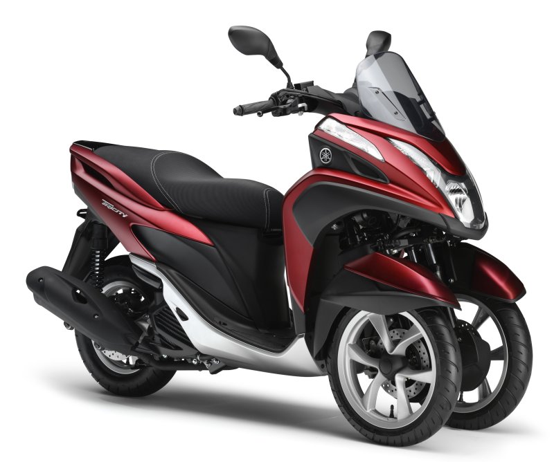 Трёхколёсный скутер Yamaha Tricity