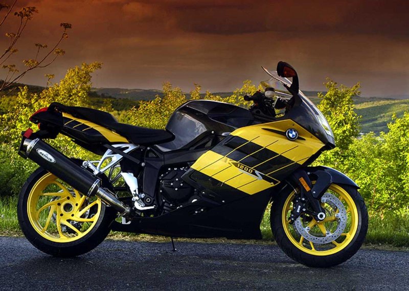 BMW k1200 Bike Black Yellow