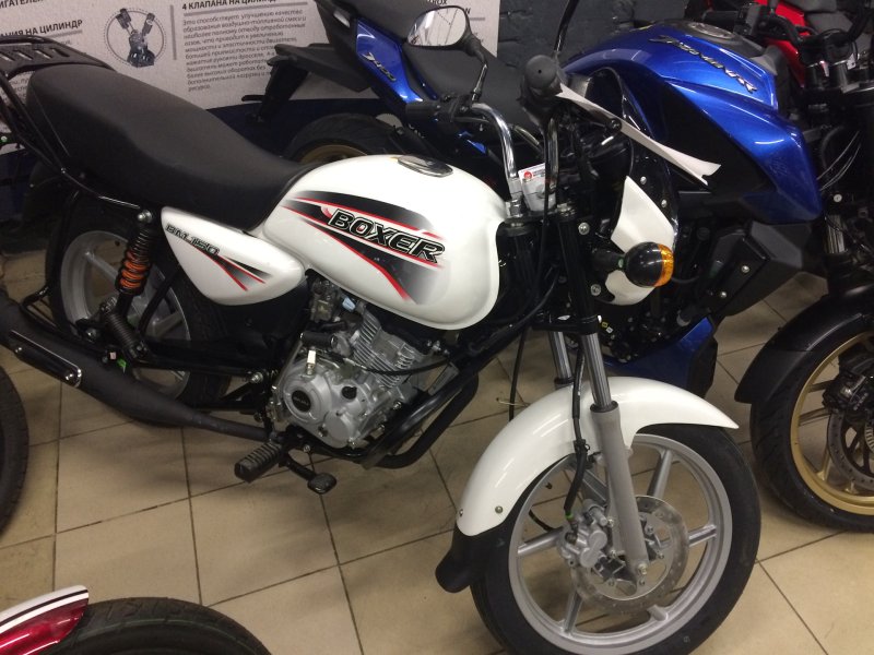 Bajaj Boxer 150 белый