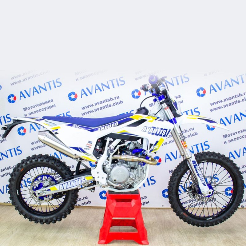 Avantis 300 EFI
