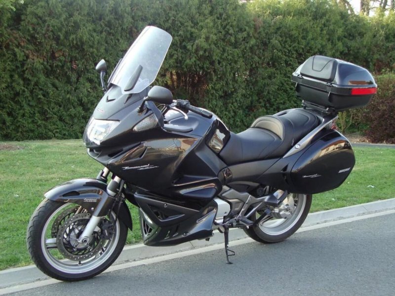 Мотоцикл Honda nt700v