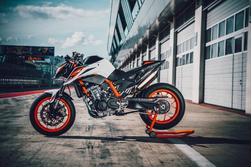 KTM Duke 890