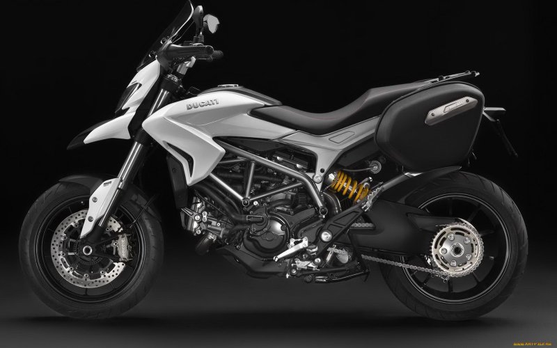 Ducati Hyperstrada 2013
