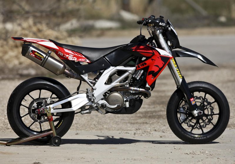 Мотард Aprilia 550