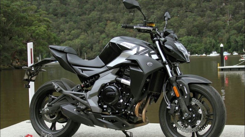 CFMOTO 400 NK (ABS)