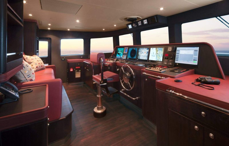 Super Yacht Wheelhouse