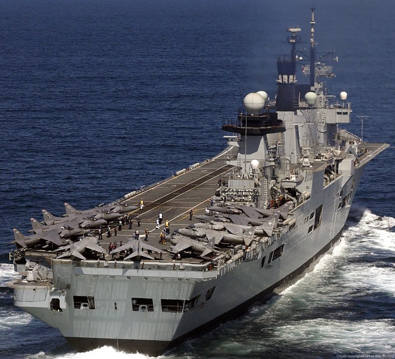 Британский авианосец HMS Argus