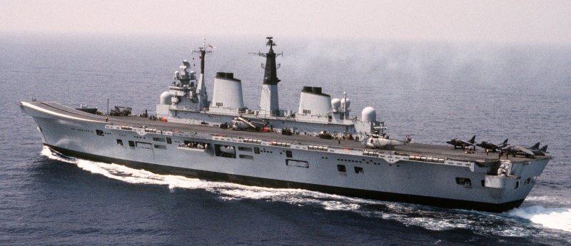 HMS Invincible авианосец
