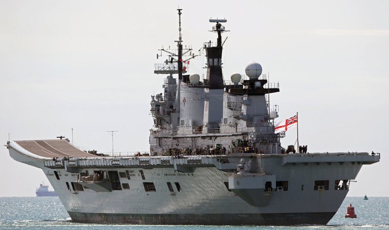 Авианосец illustrious