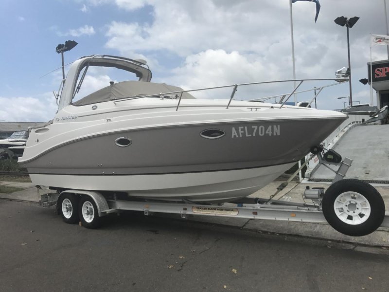 Rinker 330 Express Cruiser