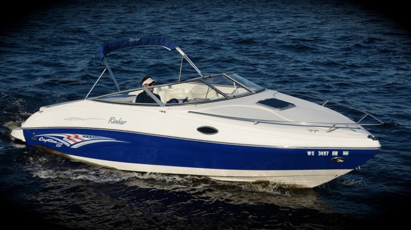 Rinker 246 Captiva Cuddy Black