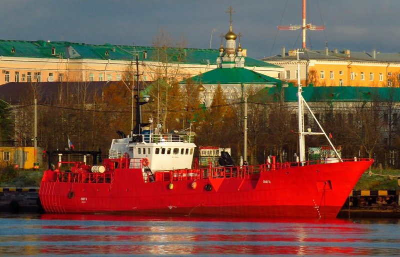 Рыболовное судно Онега Мурманск
