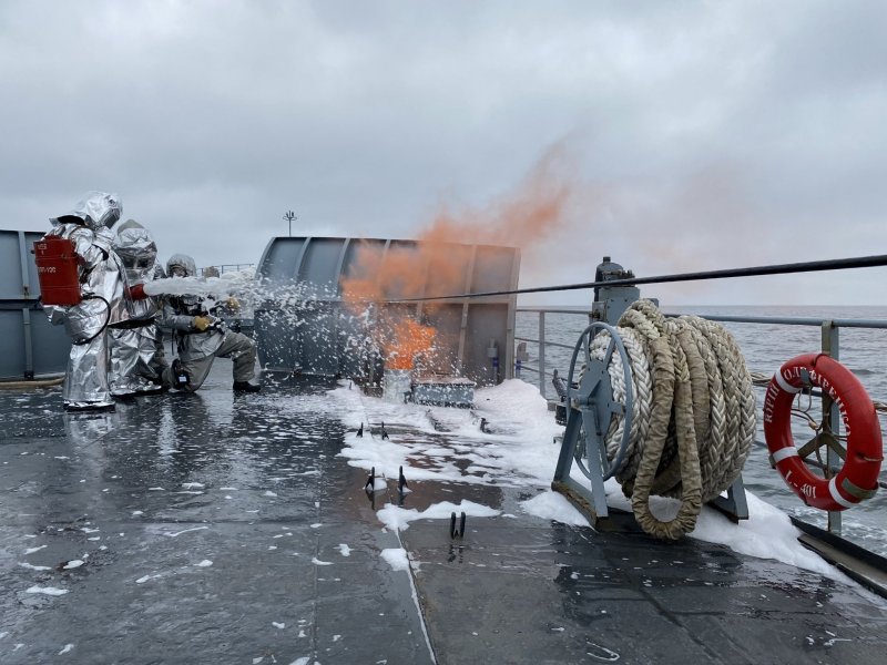 Сгорел военный корабль