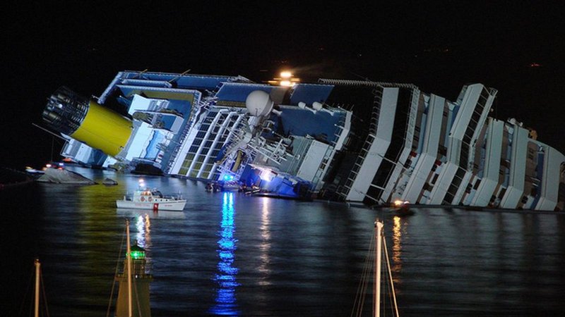 Затонувший лайнер Costa Concordia