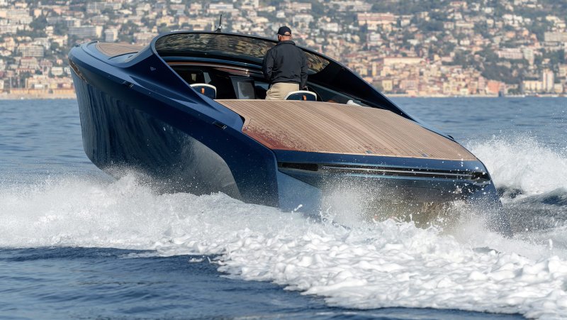 Скоростной катер Aston Martin am37s