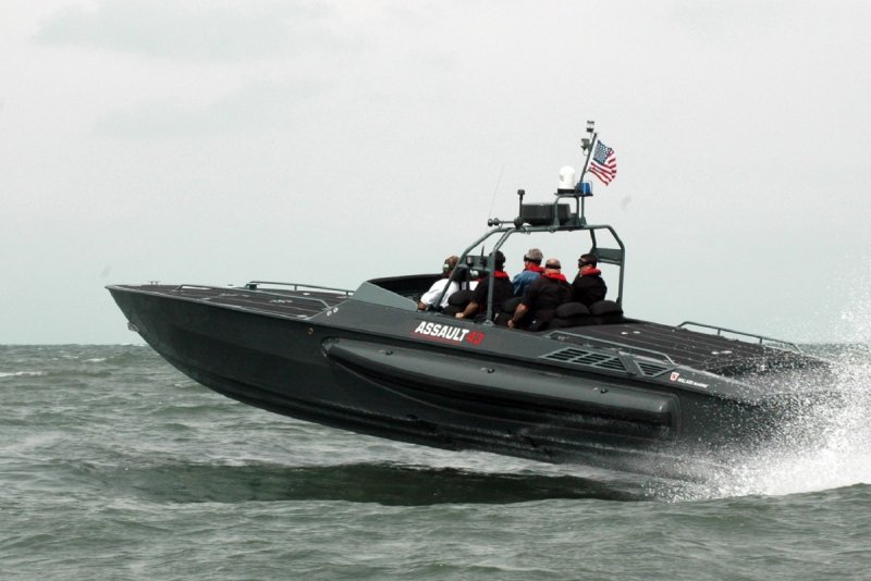 Катер Gladius 3f