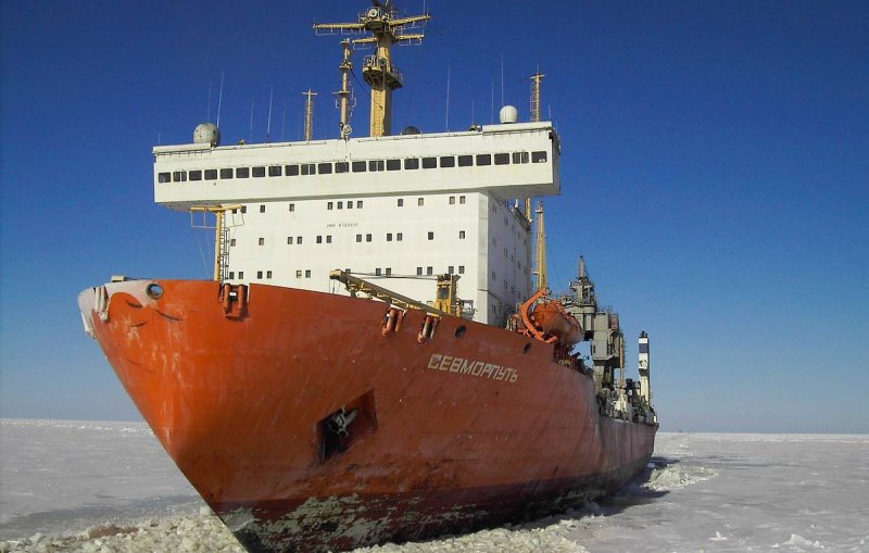 Лихтеровоз Северный морской путь