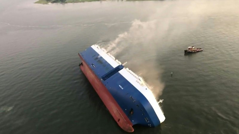 Сухогруз MV Golden ray