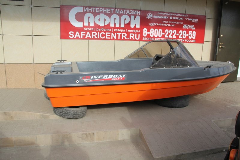 Лодка моторная Riverboat 41 Delta капотная