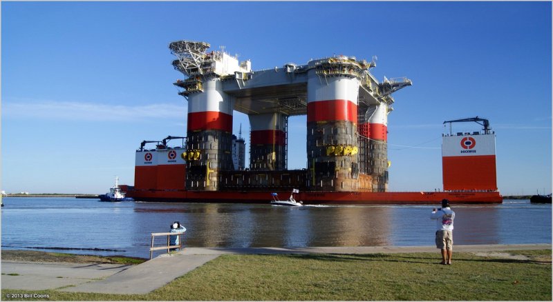 Самый большой в мире корабль - док (Dockwise Vanguard)