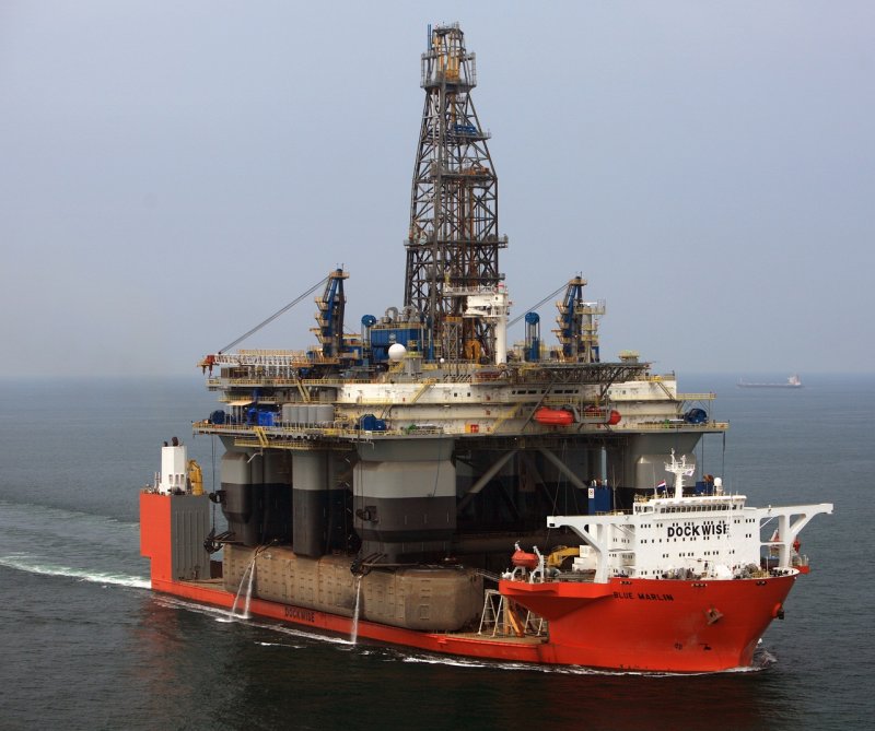 Судно Blue Marlin («голубой Марлин»)