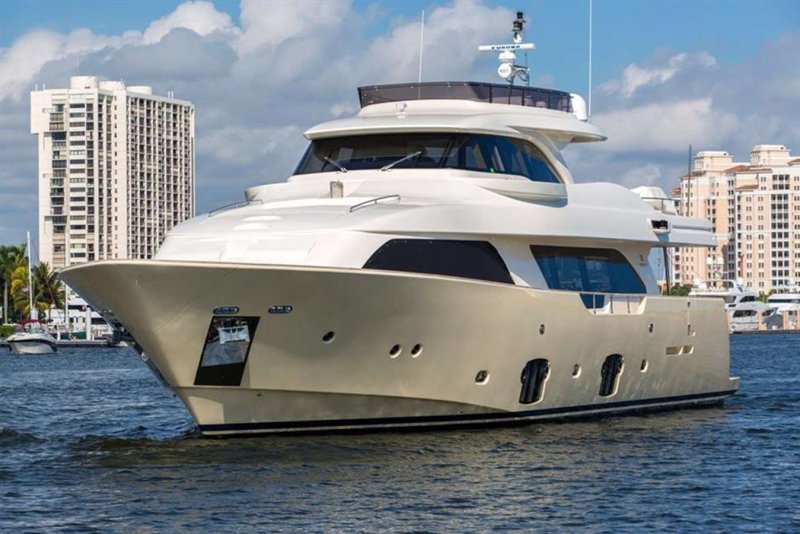 Ferretti Yachts 86