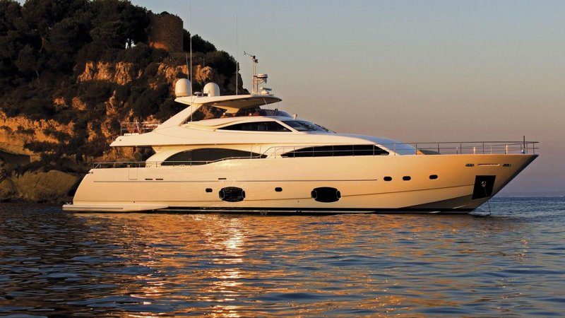Яхта Ferretti Lady f