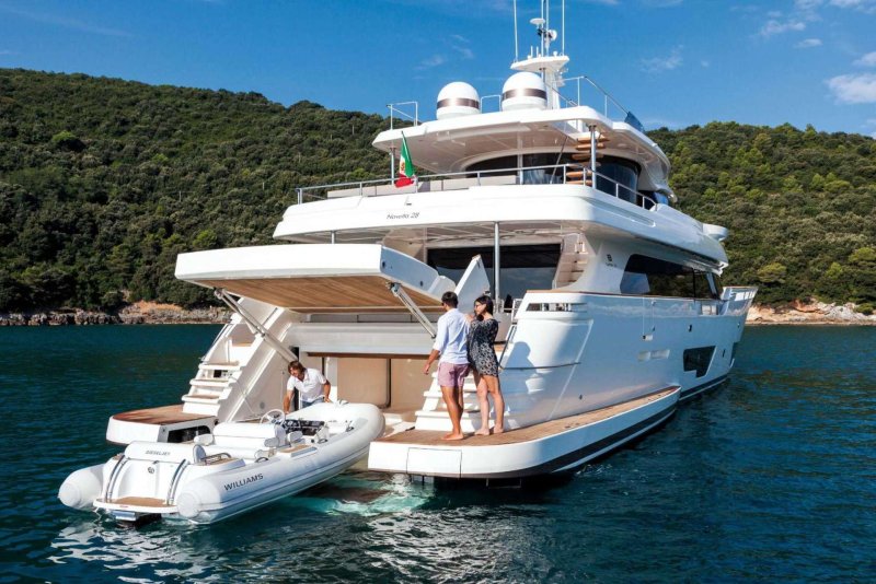 Custom line Navetta 28 #16