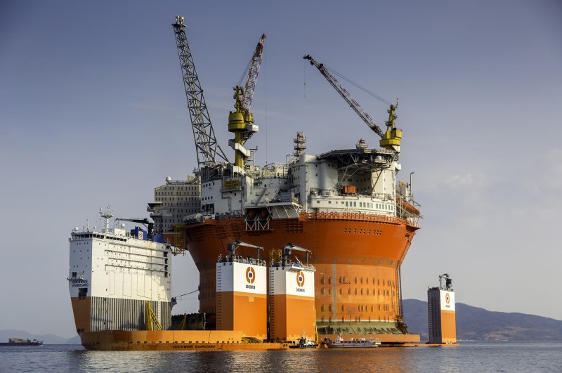 Судно Dockwise Vanguard