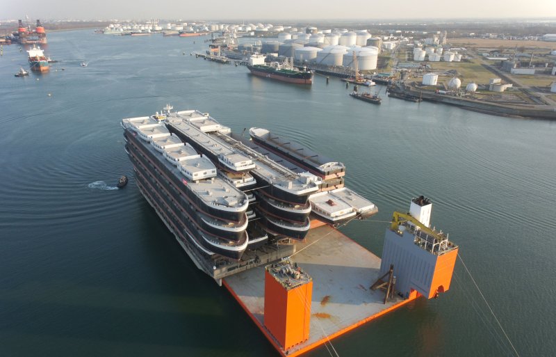 Ship Dockwise Blue Marlin
