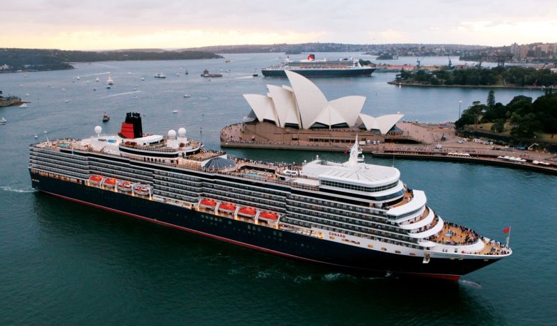 Круизный лайнер Королева Мария 2/Queen Mary 2