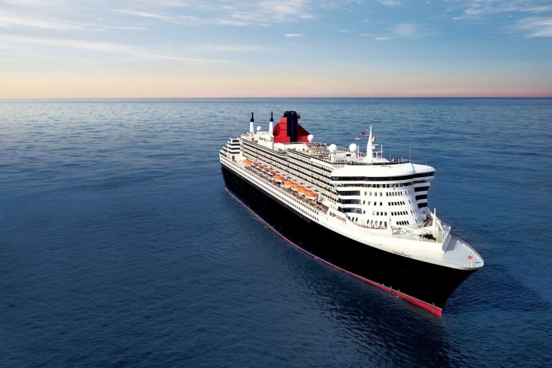 Круизный лайнер Queen Mary 1