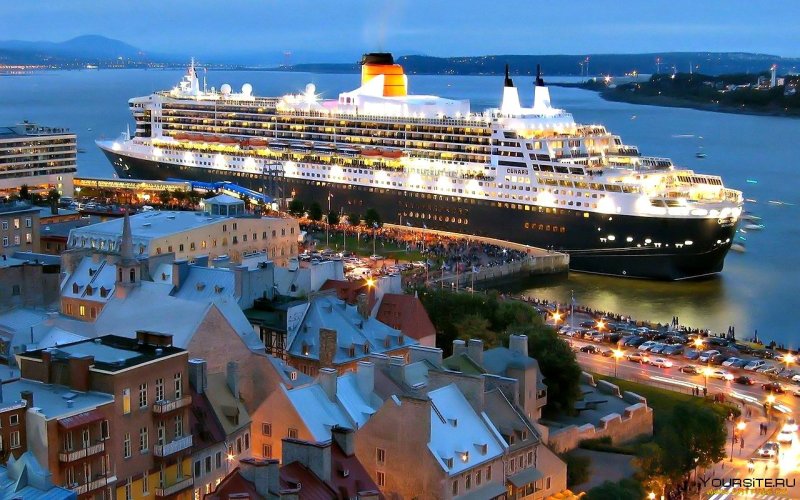 Круизный лайнер Queen Mary