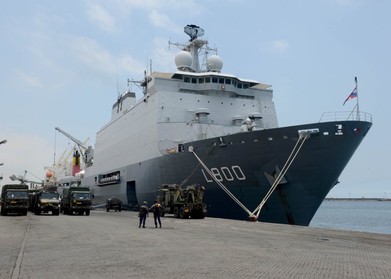 Корабль HNLMS Rotterdam